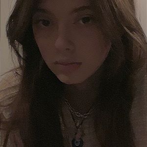 Meet your Posher, Caitlyn